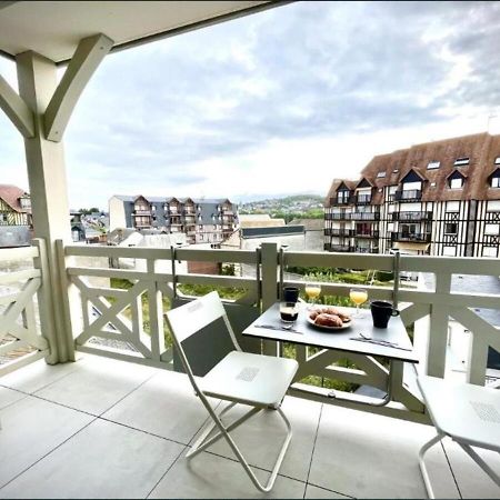 Sejour Authentique - Balcon, Parking & Wifi Ultra-Rapide Apartamento Deauville Exterior foto