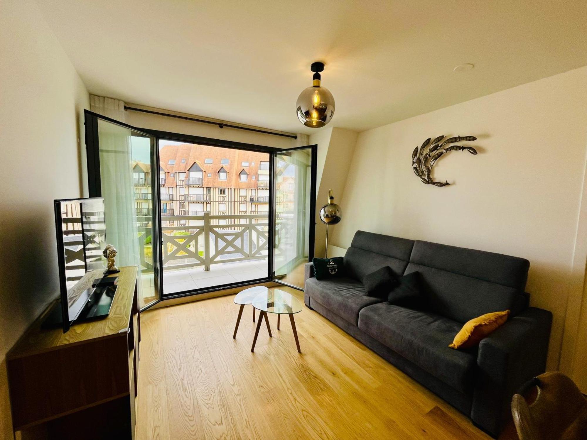 Sejour Authentique - Balcon, Parking & Wifi Ultra-Rapide Apartamento Deauville Exterior foto