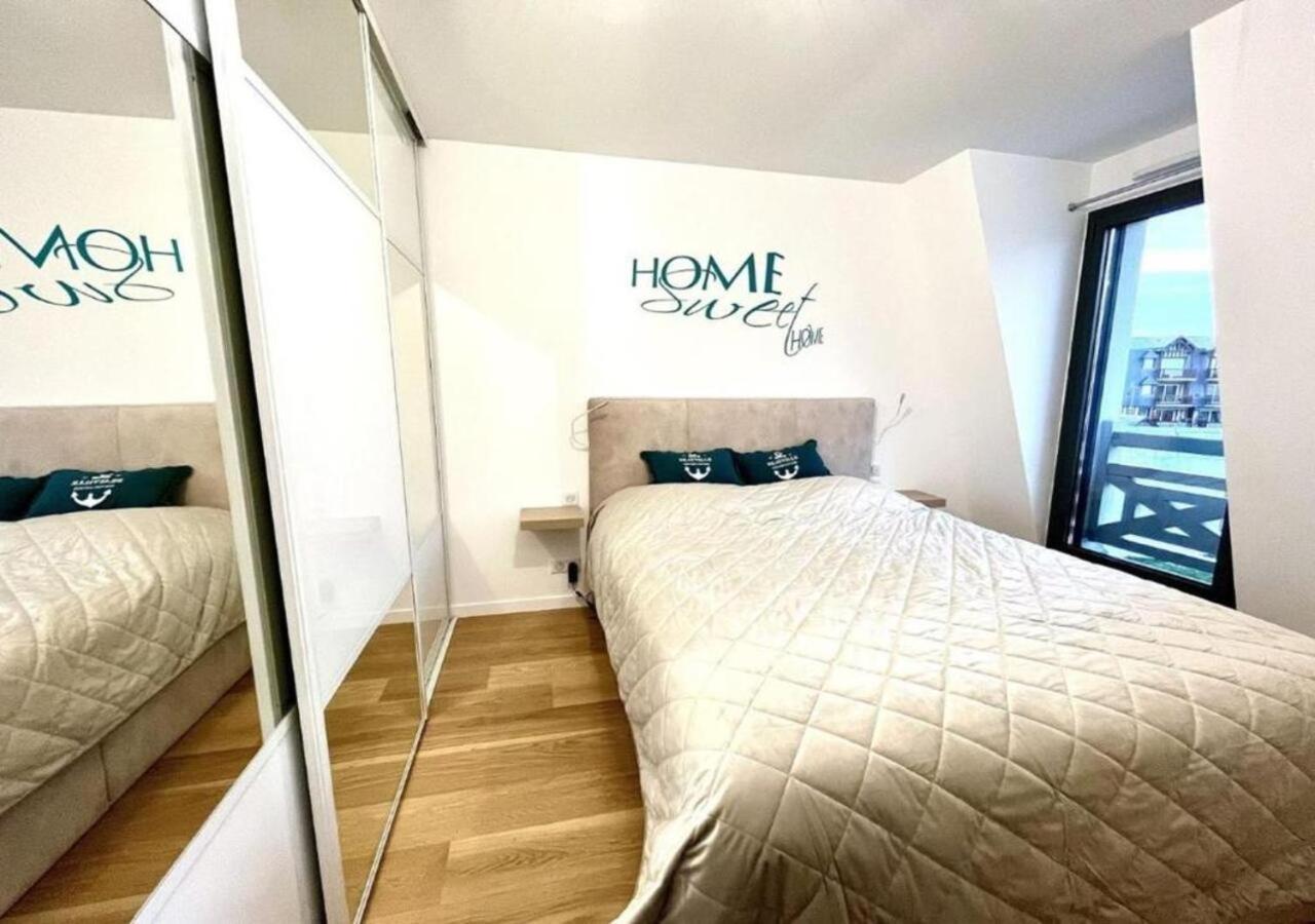 Sejour Authentique - Balcon, Parking & Wifi Ultra-Rapide Apartamento Deauville Exterior foto