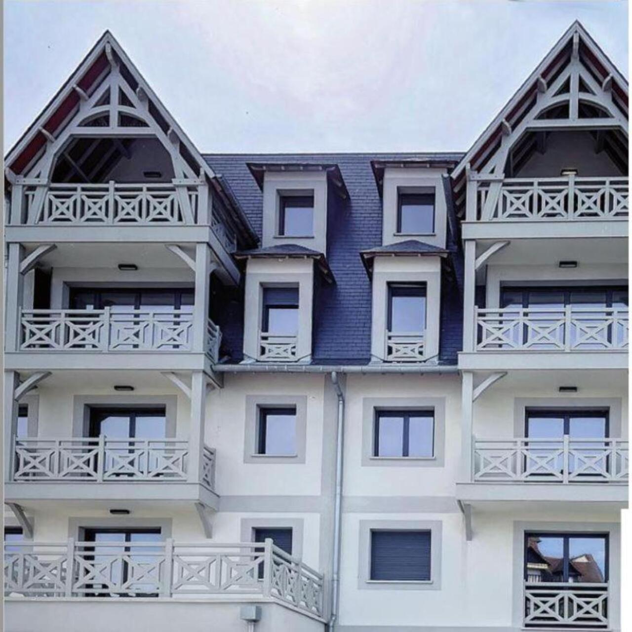 Sejour Authentique - Balcon, Parking & Wifi Ultra-Rapide Apartamento Deauville Exterior foto